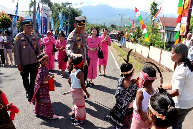 Lakukan Kunker Perdananya, Kapolres Flotim Kunjungi Dua Polsek Sekaligus