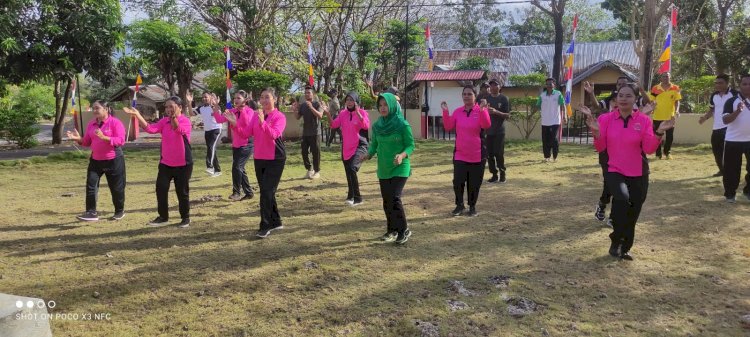 Jalin Tali Silahturami Serta Meningkatkan Sinergitas TNI POLRI Dalam Kegiatan Olah Raga Bersama Polsek Solor