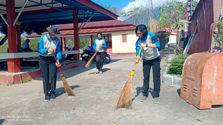 Peringati Hari Jadi Ke 75, Polwan Polres Flotim Laksanakan Bakti Religi di Tempat - Tempat Ibadah