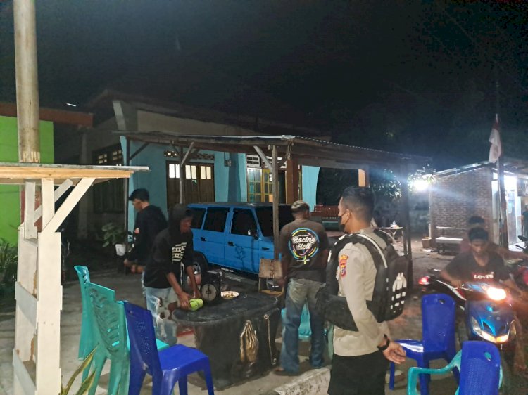 Satuan Samapta Polres Flores Timur Melakukan Kegiatan Patroli Mengamankan Situasi Kota Larantuka Untuk Mengeleminir Ancaman Dan Gangguan Kamtibmas