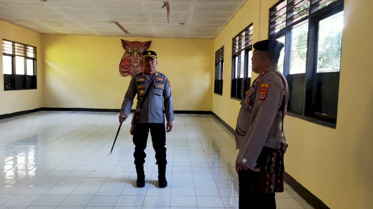 Kapolres Flotim Tinjau Kerapihan Asrama Atau Barak Bintara Remaja