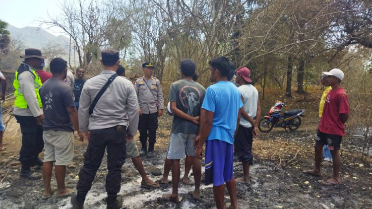 Tim Satgas Operasi Bina Karuna Turangga 2023 Polres Flotim, Ajak Warga Dusun Waikula STOP!! Bakar Hutan Dan Lahan
