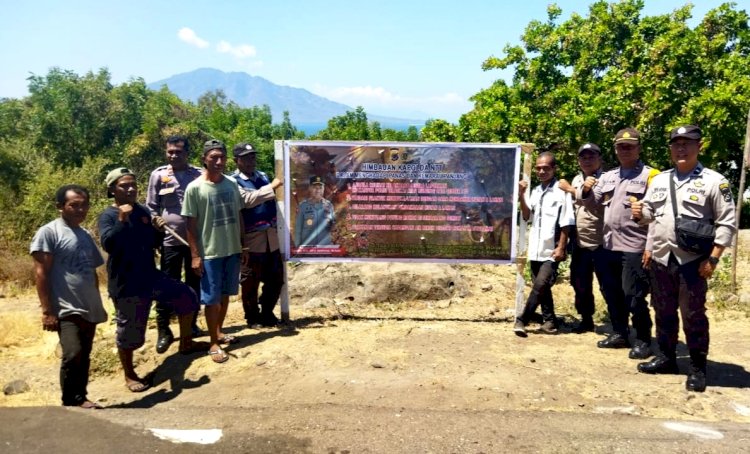Cegah Karhutla, Satgas Operasi Bina Karuna Pasang Baliho Himbauan Kapolda NTT