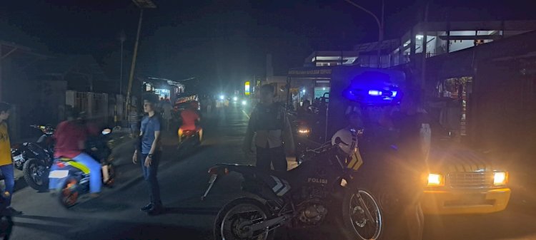 Untuk Mencegah Terjadinya Gangguan Kamtibmas Tim Patroli Presisi Perintis Sat Samapta Polres Flores Timur Melakukan Kegiatan Patroli Malam