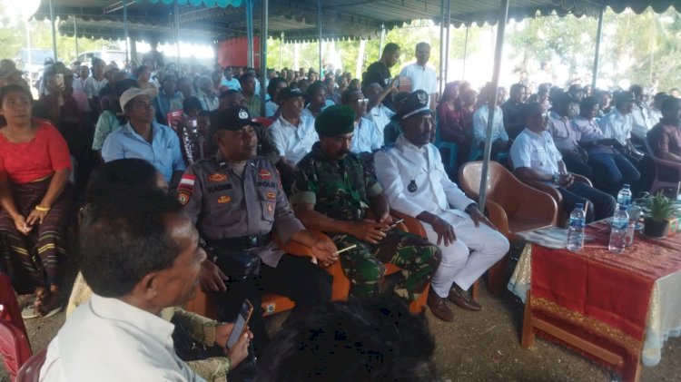 Bhabinkamtibmas Desa Balaweling Sukses Amankan Upacara Pengambilan Sumpah Jabatan dan Pelantikan Kepala Desa