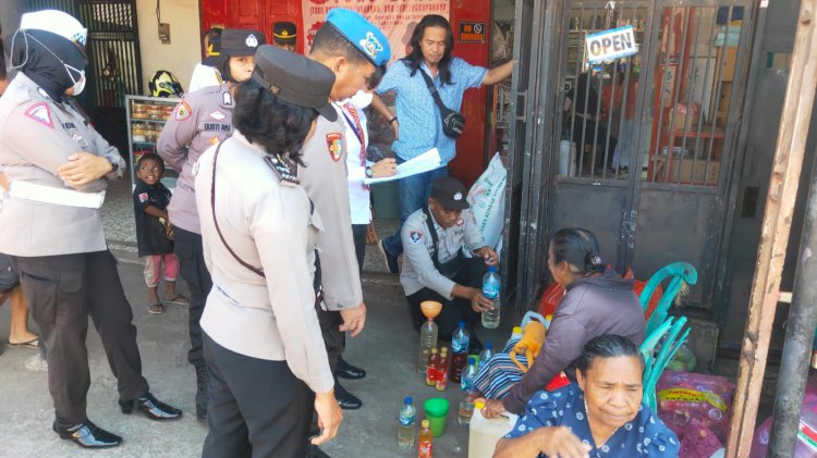 Satgas Ops Pekat Turangga 2023 Polres Flotim, Sita Belasan Produk Pangan Kadaluarsa