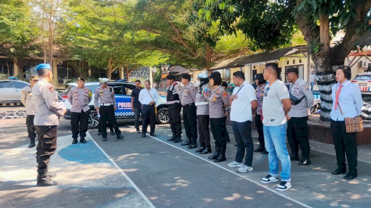 Satgas Ops Pekat Turangga 2023 Polres Flotim, Sita Belasan Produk Pangan Kadaluarsa