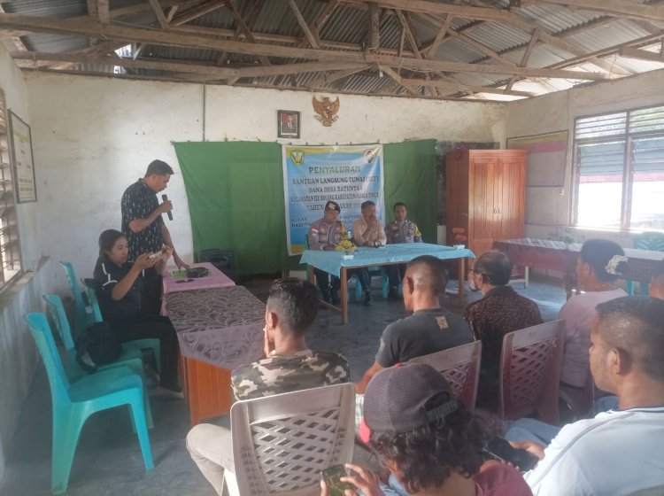 Penyaluran BLT DD Di Desa Bayunta Di Monitoring Langsung Oleh Bhabinkamtibmas Polsek Adotim
