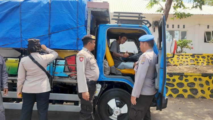 Satgas Ops Pekat Polres Flotim Lakukan Pengawasan Di Pelabuhan Feri Larantuka
