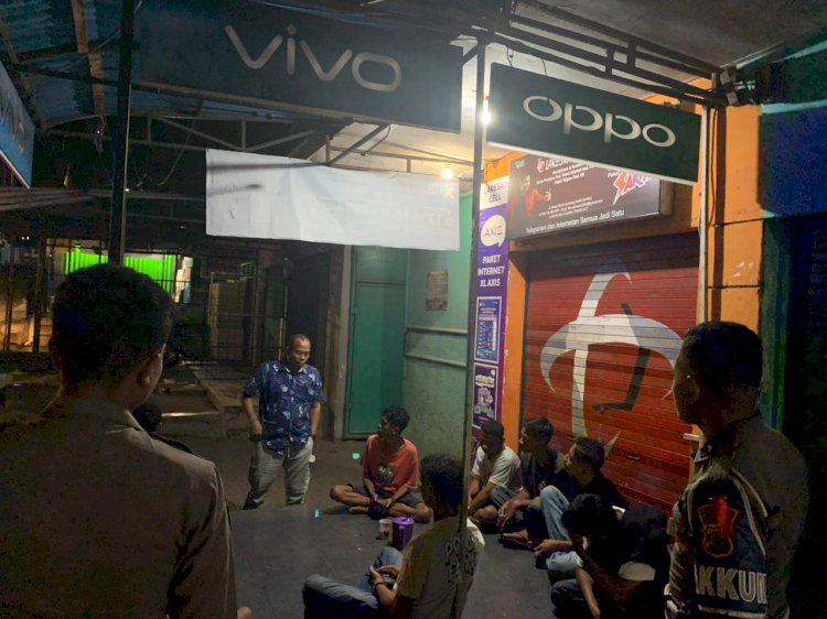 Cegah Kejahatan Di Malam Hari, Personil Polres Flotim Lakukan Patroli Malam Hari