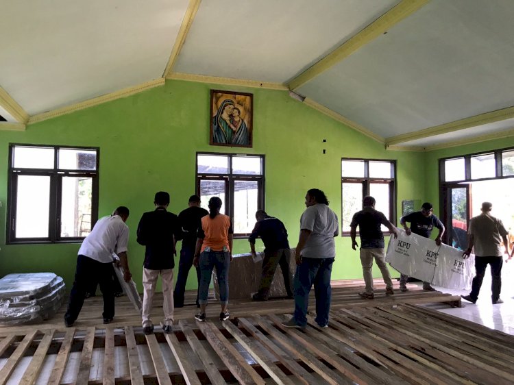 Satgas Preemtif OMB Polres Flotim monitoring Kedatangan Logistik Pemilu 2024.