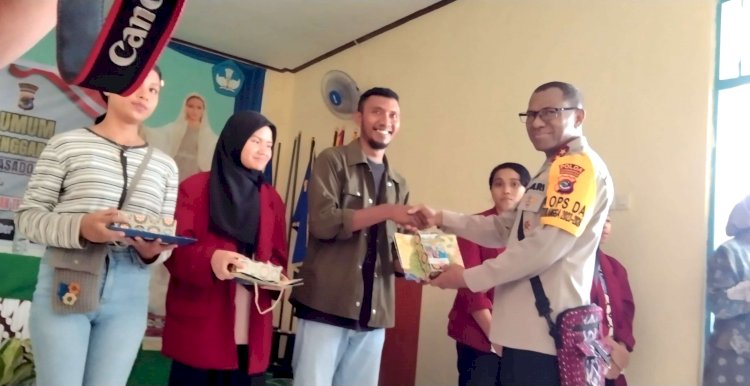 Kuliah Umum Kapolda NTT Irjen Pol Drs. Johni Asadoma, M.Hum kepada Mahasiswa IKTL Larantuka