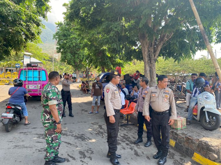 Satuan Samapta Polres Flotim Berikan Himbauan Di Pelabuhan Feri Waibalun Larantuka