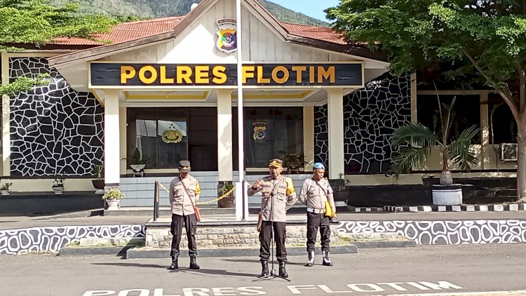 Kapolres Flotim berikan arahan rutin ke anggota untuk terus berikan pelayanan terbaik.