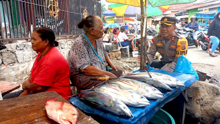 Kapolres Flotim Dukung dan Turut Serta Dalam Karya Bhakti TNI di Kab. Flores Timur