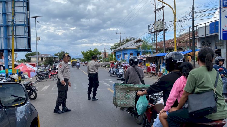 Satuan Samapta Polres Flotim Lakukan Patroli Rutin di seputaran kota Larantuka