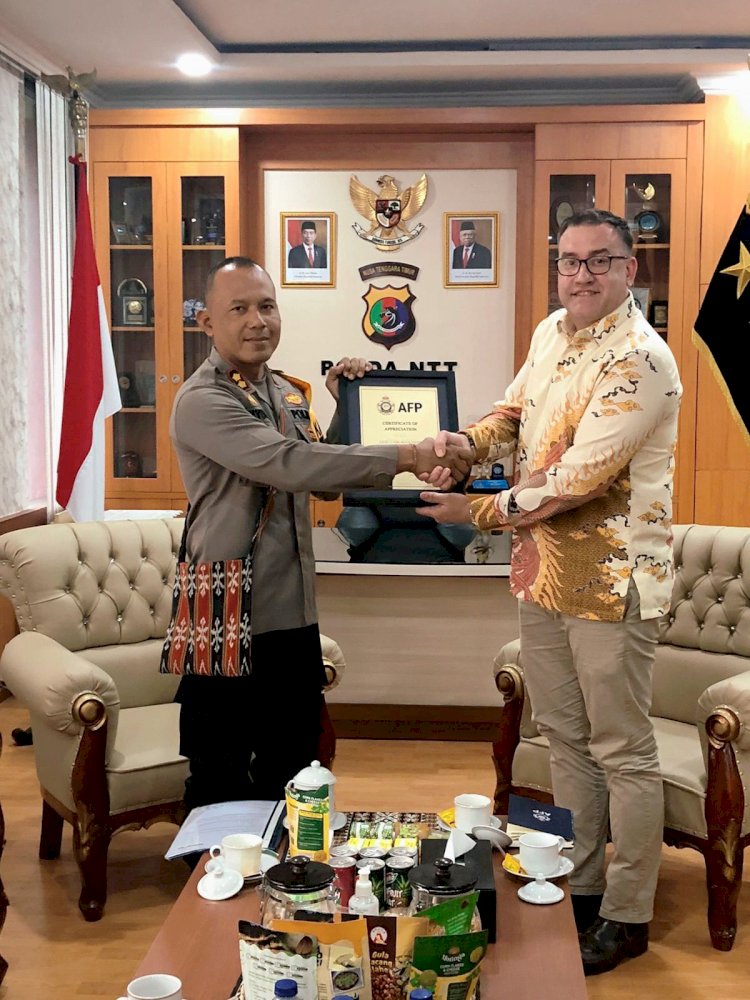 Berantas Penyelundupan manusia, Kapolres Flotim Terima Penghargaan dari Australian Federal Police