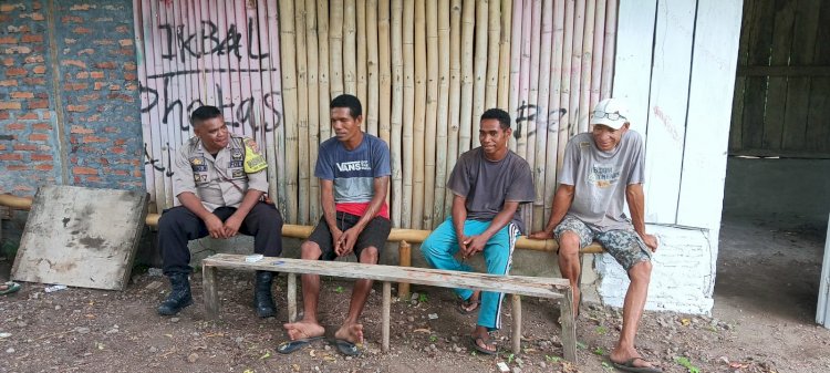 Bhabinkamtibmas Sambangi Tokoh Pemuda Dan Masyarakat Dalam Rangka Menyongsong Nataru