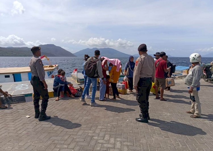Sat Samapta Polres Flotim Gelar Patroli dan Sosialisasi COVID-19 di Pelabuhan Pelni Larantuka