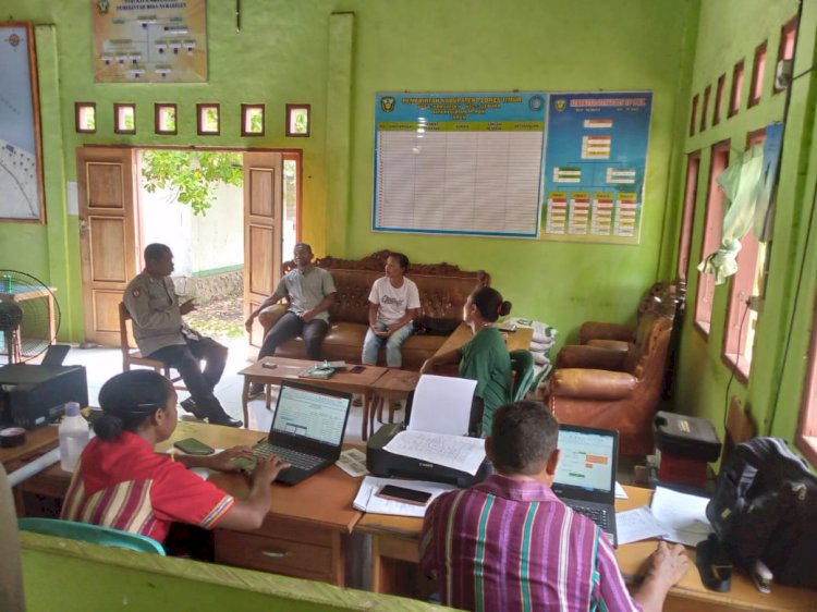 Bhabinkamtibmas Himbau Masyarakat Dan Pemuda Desa Hurung Untuk Selalu Berperan Aktif Membantu Menjaga Dan Menciptakan Keamanan