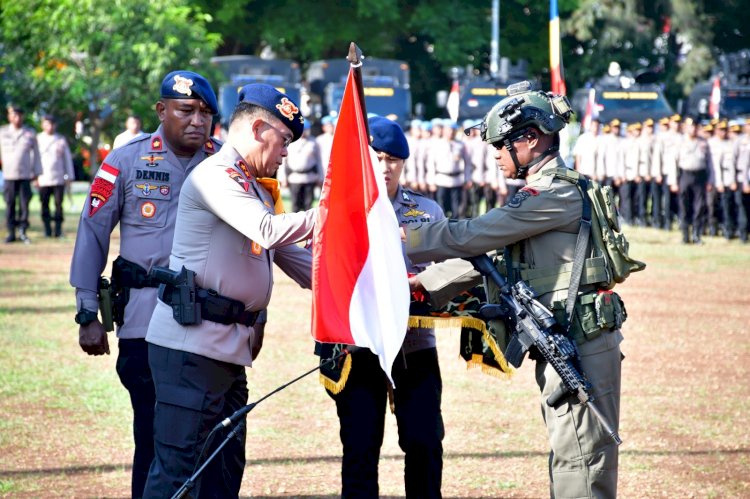 Kapolda NTT Pimpin Upacara Penyambutan 104 Anggota Brimob Polda NTT Pasca Operasi Damai Cartenz di Papua.-