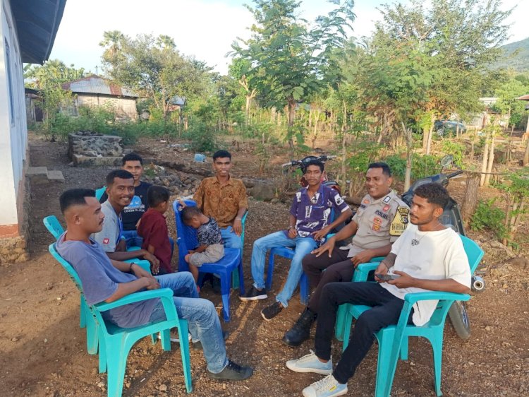 Dalam Memelihara Keamanan Dan Ketertiban Bhabinkamtibmas Sambangi Pemuda Desa Binaannya