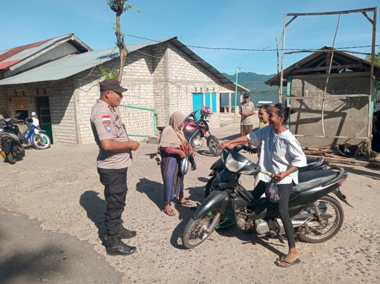 Bhabinkamtibmas Lakukan Patroli Demi Keamanan Hari Pasar Botang, Solor Timur.