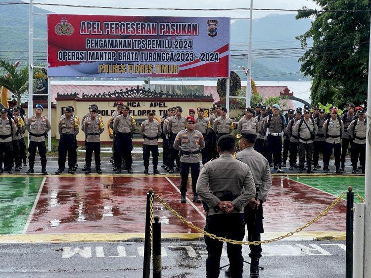 Kapolres Flotim Pimpin Apel Pergeseran Pasukan 288 Personel PAM TPS pemilu 2024