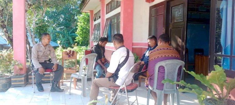 Pastikan Kotak Suara Aman, Bhabinkamtibmas Lakukan Pengamanan Logistik
