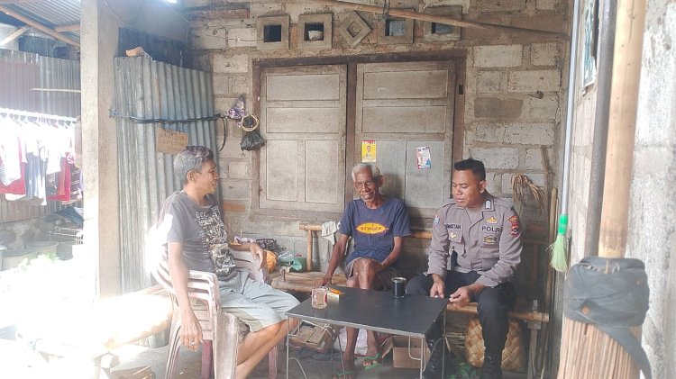 Bhabinkamtibmas Gelar Giat Sambang Dan Komunikasi Wujudkan Kamtibmas Yang Kondusif Di Desa Binaannya