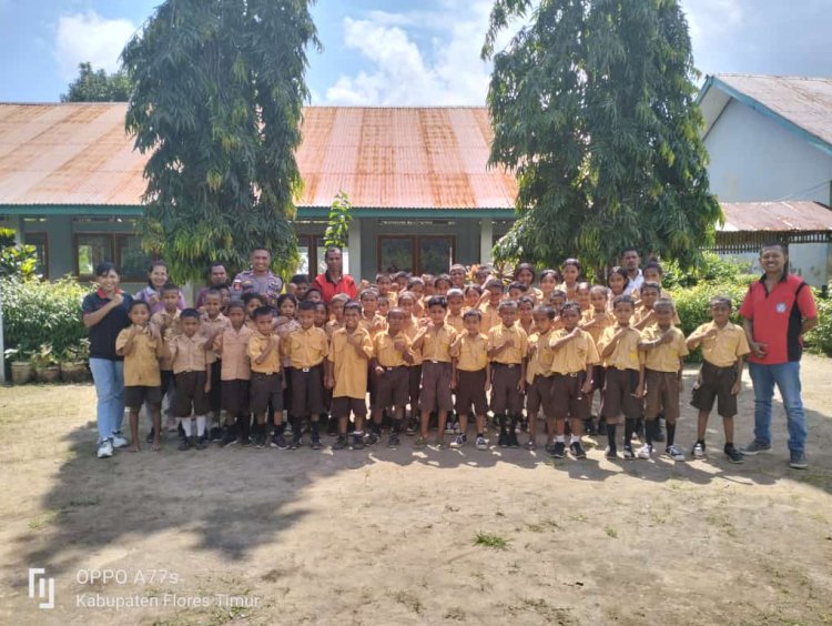 Polisi Sahabat Anak, Wujudkan Kedekatan Dengan Pelajar Bhabinkamtibmas Sambang Pelajar