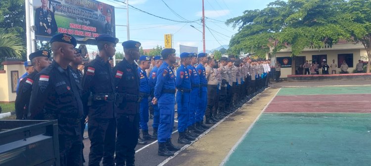 Arahan Kapolres Flotim saat Terima BKO Brimob Polda NTT dan Polairud dalam rangka Prosesi Semana Santa 2024.