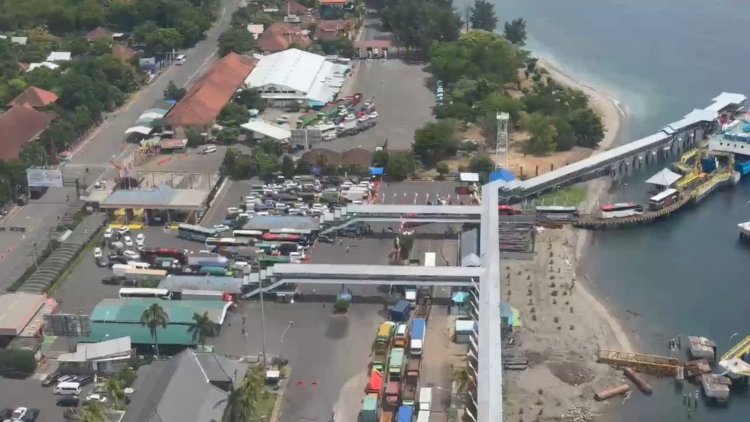 Kapolri-Panglima TNI Patroli Udara Cek Kesiapan Mudik di Pelabuhan Gilimanuk