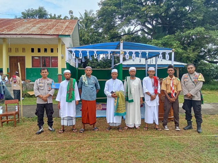POLRI Hadir Amankan Situasi Sholat Ied Wilayah Hukum Polres Flotim