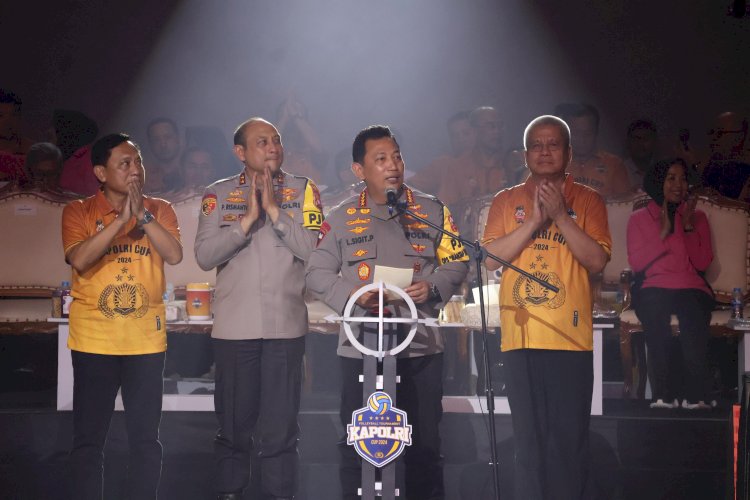 *Kapolri Tutup Langsung Turnamen Bola Voli Sekaligus Resmikan Pembangunan Sumur Bor Dan Filtrasi Air Bersih Layak Minum Di Kalimantan Barat*
