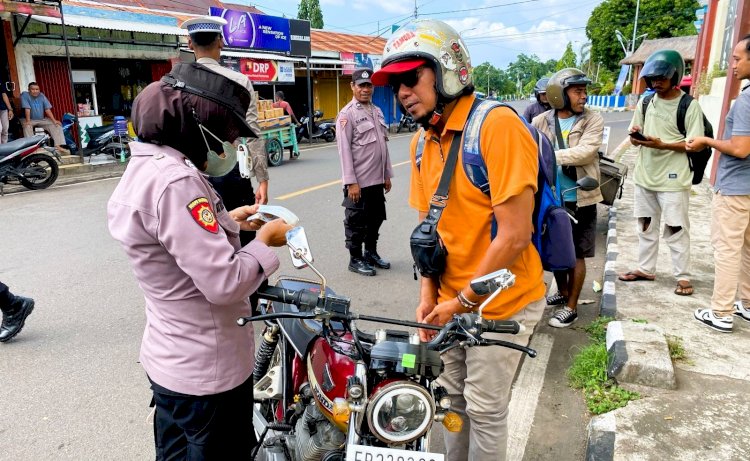 Terjaring Operasi Keselamatan, Polres Flores Timur Berikan Edukasi Tertib Berlalu Lintas