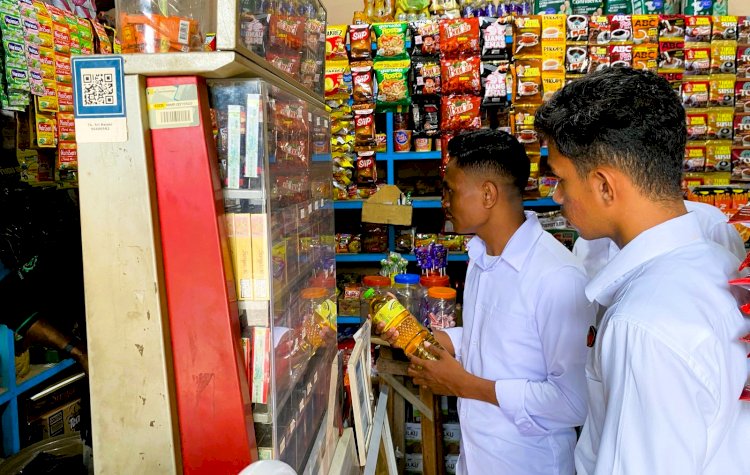 Polres Flotim Lakukan Pengecekan dan Pengawasan Terhadap Minyak Goreng Jenis Minyak Kita