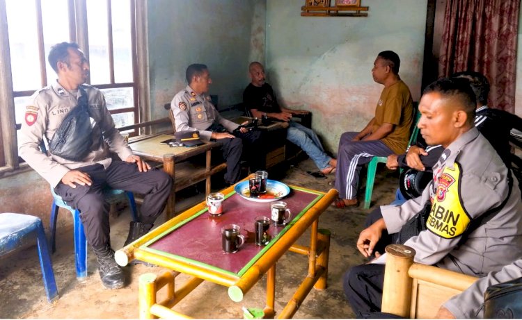 Patroli Kamtibmas, Kapolsek Adonara Barat Sambangi Pemuda dan Masyarakat Desa Kenotan
