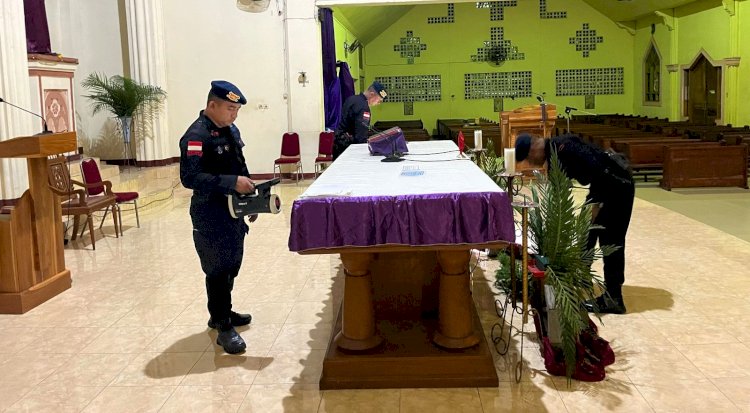 Tim Jibom Sterilisasi Gereja di Larantuka Jelang Semana Santa: Situasi Aman dan Terkendali