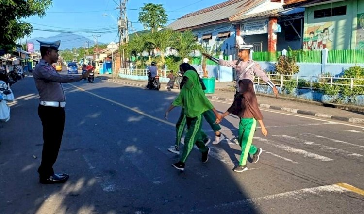 Satlantas Polres Flotim Gelar Giat Rutin Pengaturan Lalu Lintas di Sejumlah Titik Rawan