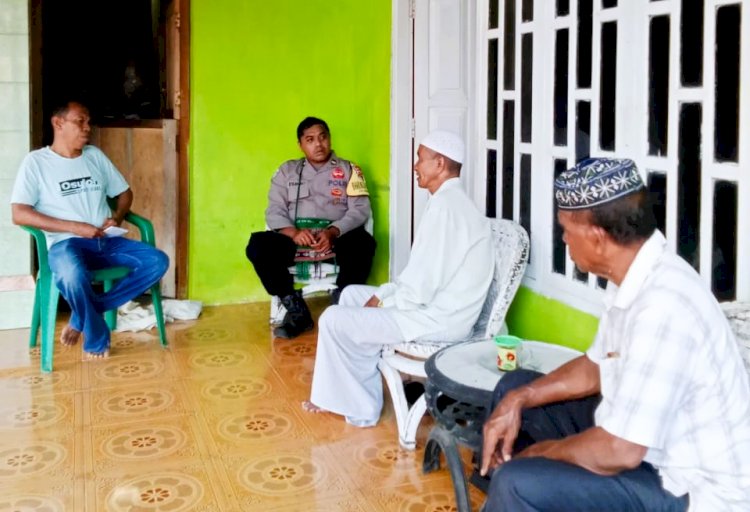 Jelang Keberangkatan Jamaah Haji, Bhabinkamtibmas Aipda Fransiskus Sili Sambangi Warga Desa Sagu