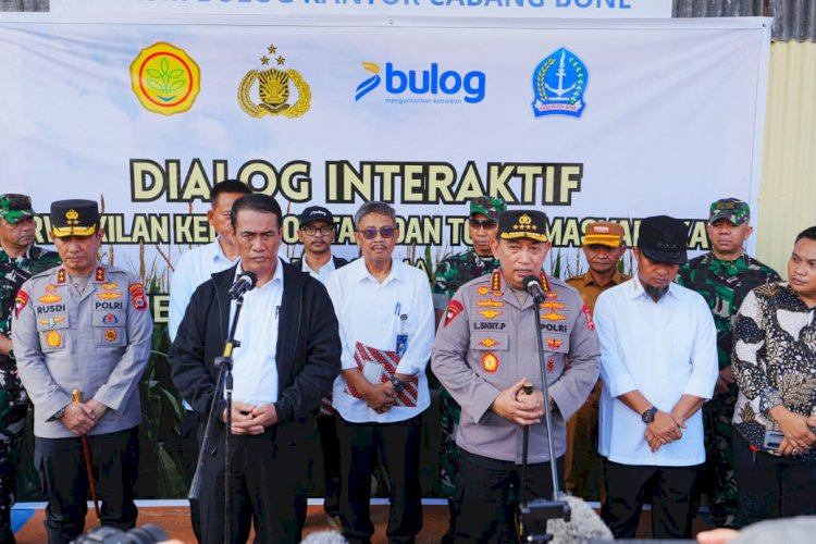 Kapolri-Mentan Tinjau Gudang Bulog Tanete, Cek Kesiapan Tampung dan Jaga Kualitas Pangan