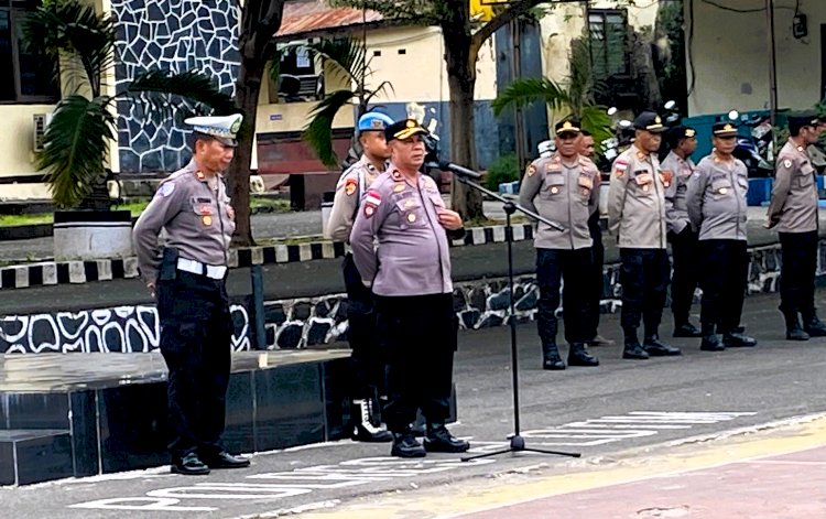Polri Lebih Humanis! Wakapolres Flores Timur Sosialisasikan Commander Wish Kapolda NTT