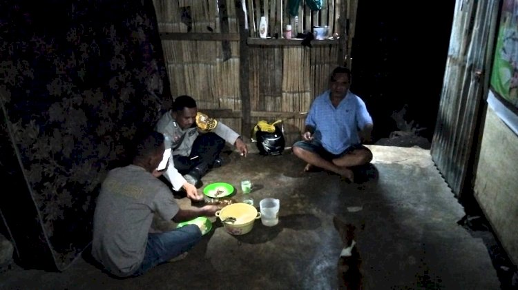 Wujudkan Keamanan Lewat Pendekatan Humanis, Bhabinkamtibmas Desa Mokantarak Sambangi Warganya