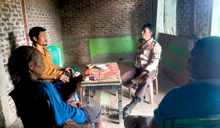 Bhabinkamtibmas Tanjung Bunga Sambangi Warga Desa Nusanipa, Galang Warga Cegah Premanisme dan TPPO