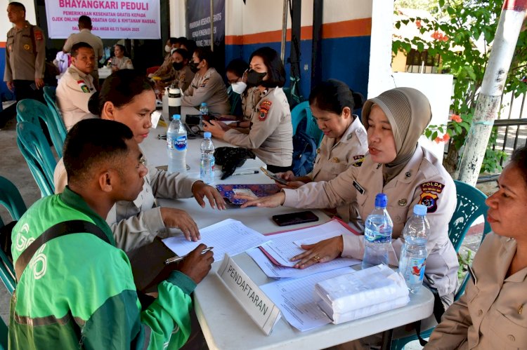 Humanis dan Dekat dengan Rakyat, Polda NTT Layani Kesehatan Ojek Online Jelang Hari Bhayangkara