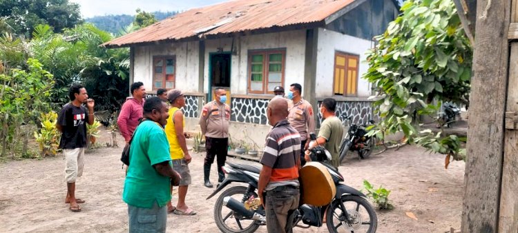 Personel Polres Flotim Sambangi Desa-Desa Terdampak Erupsi, Edukasi dan Lindungi Warga