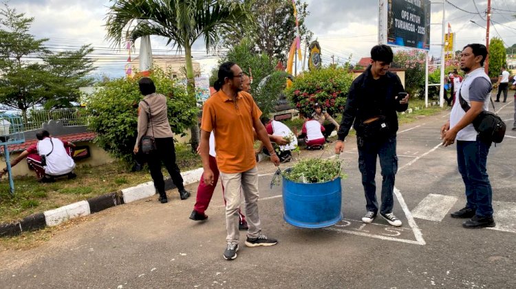 Wujudkan Lingkungan Kerja yang Bersih, Polres Flores Timur Gelar Aksi Jumat Bersih