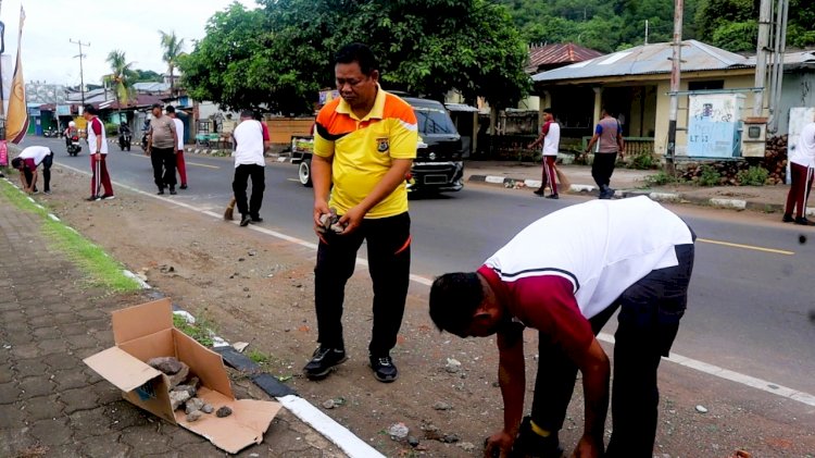 Dari Ketegangan ke Kebersamaan: TNI–Polri dan Warga Dua Kelurahan Kompak Bersihkan Sisa Bentrok
