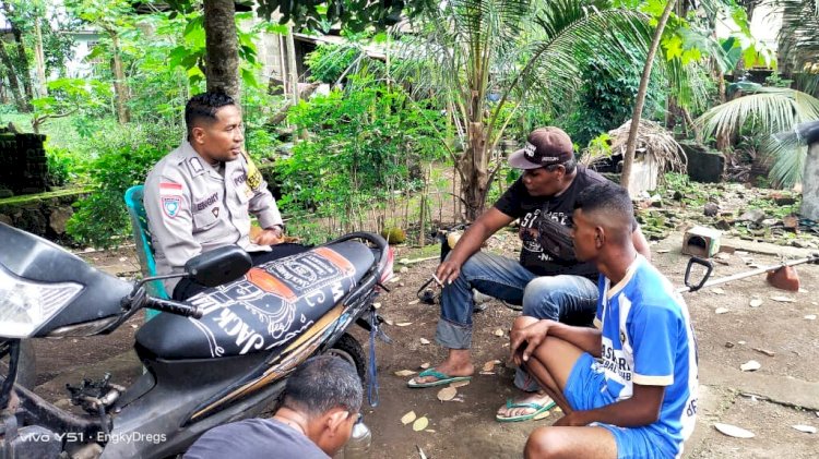 Menjelang Natal dan Tahun Baru, Bhabinkamtibmas Pledo Pererat Sinergi dengan Masyarakat